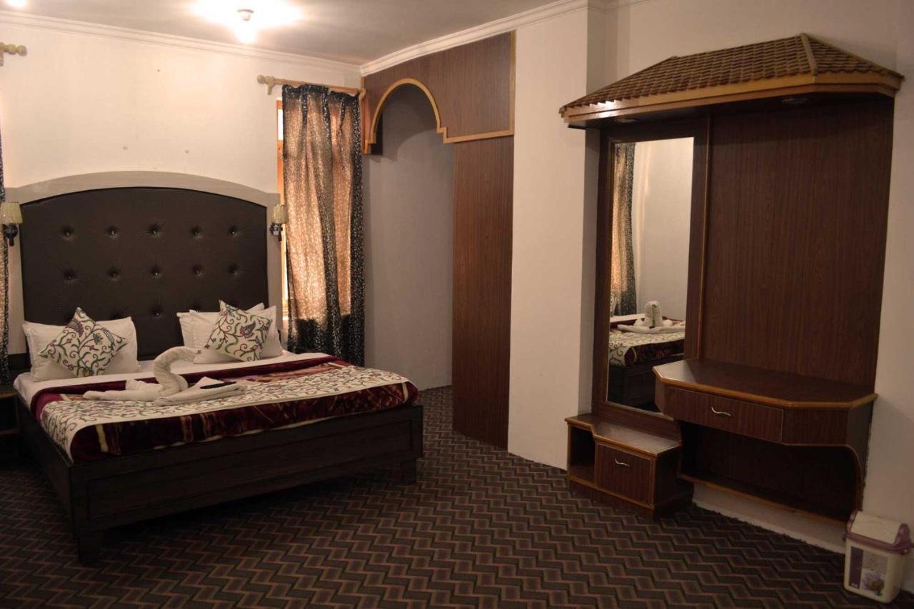 Hotel Al Azrah Srinagar  Luaran gambar