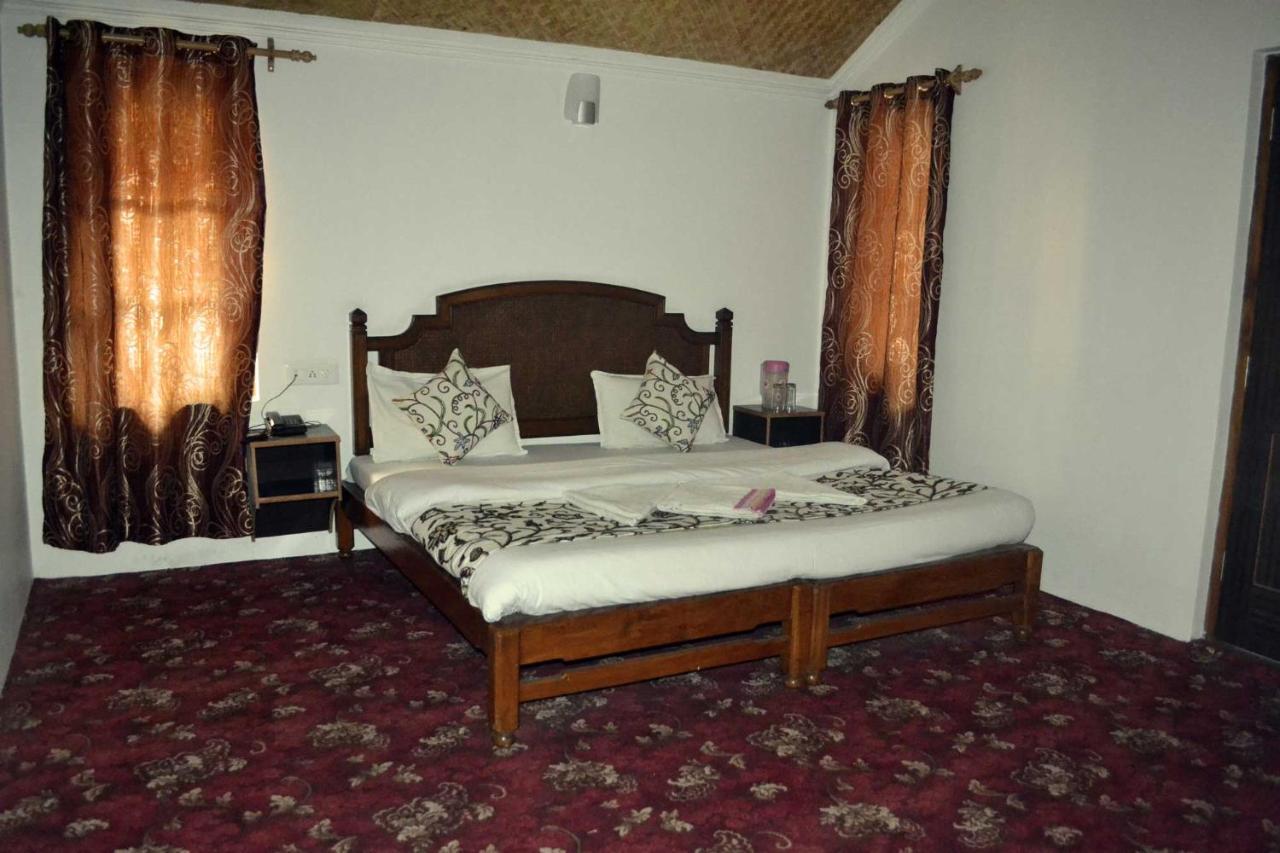 Hotel Al Azrah Srinagar  Luaran gambar