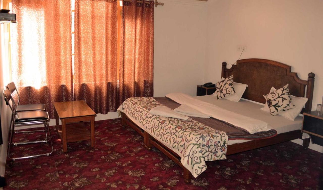 Hotel Al Azrah Srinagar  Luaran gambar