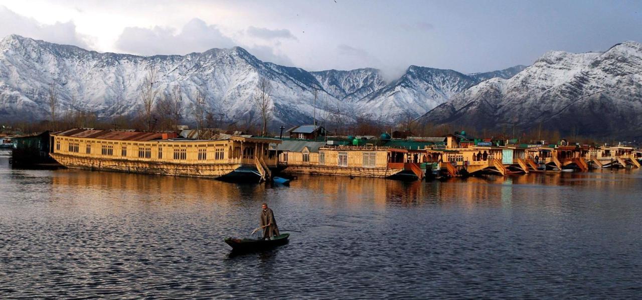 Hotel Al Azrah Srinagar  Luaran gambar
